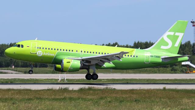 RA-73682:Airbus A319:S7 Airlines